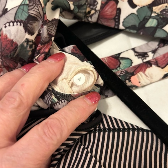 Lululemon Size 4 Tank Top with Built In Bra Lululemon Super Sport Tank # W1M53S. - Picture 7 of 8